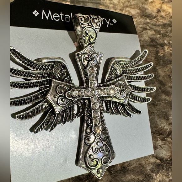 Metal Gallery Silver Tone Cross & Wings Sparkly Rhinestones Pendant New … - Picture 2 of 2